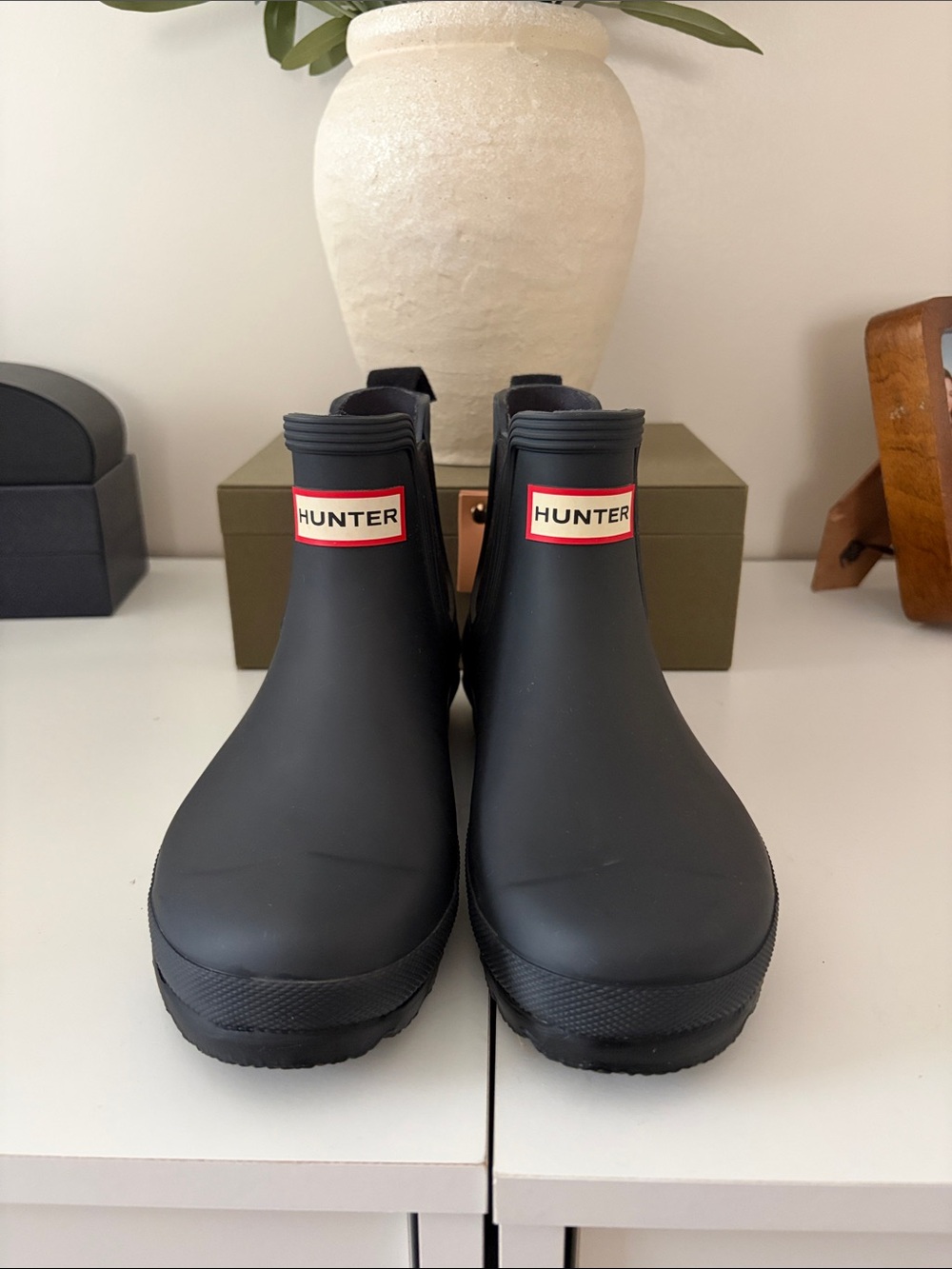 Hunter Matte Black Chelsea Short Rain Boots with Red Logo - Picture 2 of 2